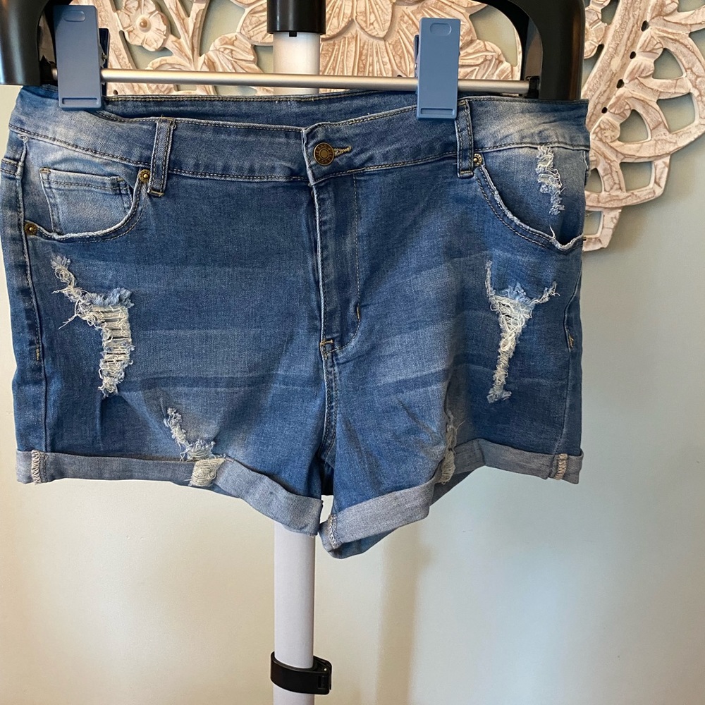 Denim shorts, distressed detailing